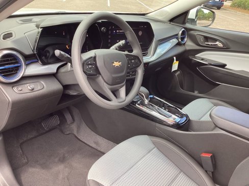 New 2025 Chevrolet Trax LT image 9