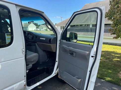 Used 2008 Ford E-250 and Econoline 250 image 12