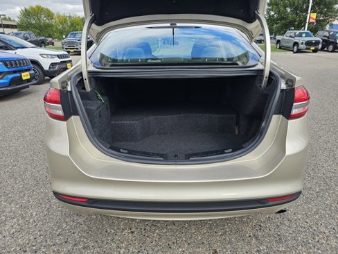 Used 2017 Ford Fusion S image 10