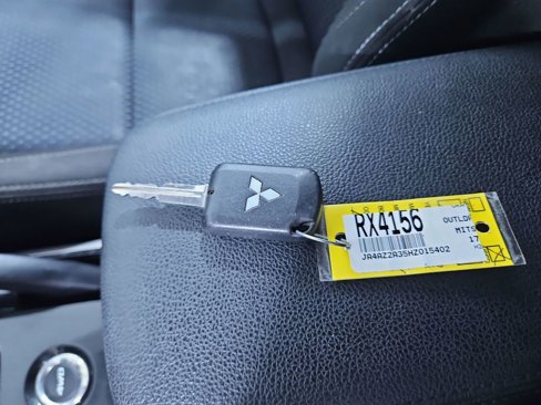 Used 2017 Mitsubishi Outlander ES image 27