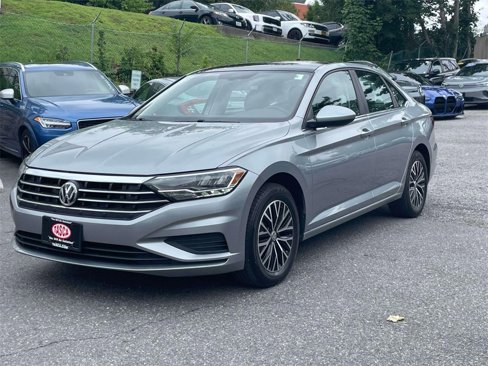 Used 2021 Volkswagen Jetta SE w/ SE Cold Weather Package image 4