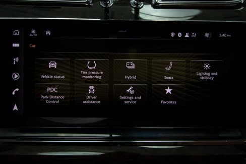 Used 2023 Bentley Bentayga Plug-In Hybrid image 36