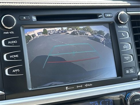 Used 2019 Toyota Highlander XLE image 27