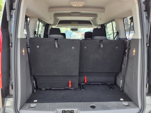 Used 2020 Ford Transit Connect XLT image 18