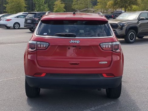Used 2018 Jeep Compass Latitude w/ Popular Equipment Group image 5