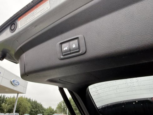 Used 2023 Mitsubishi Outlander SE image 33