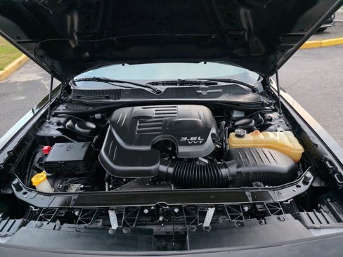 Used 2018 Dodge Challenger SXT w/ Blacktop Package image 7