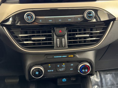 Used 2022 Ford Escape SE image 21