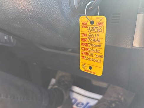 Used 2019 Toyota Tacoma SR image 16