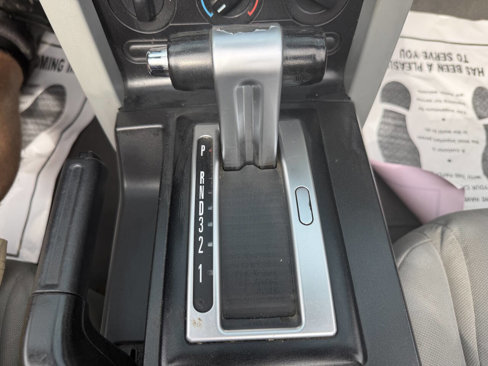 Used 2009 Ford Mustang Premium image 3