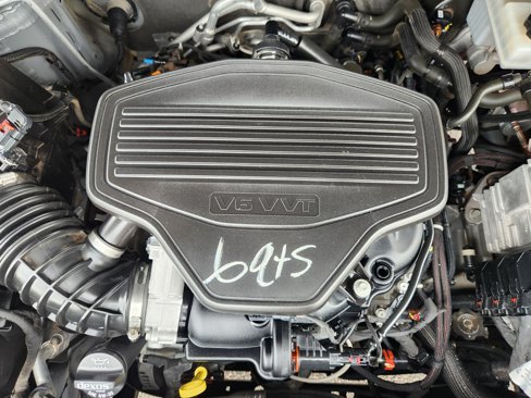 Used 2019 GMC Acadia SLT image 16
