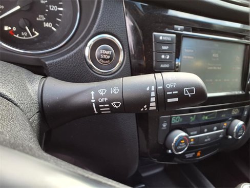 Certified 2020 Nissan Rogue SV w/ Premium Package image 13