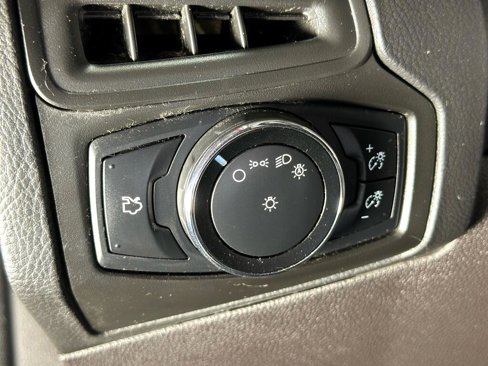 Used 2014 Ford Focus SE w/ SE Winter Package image 30