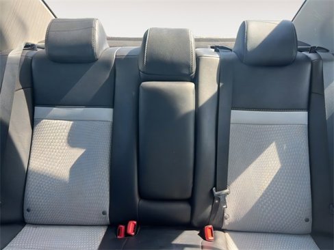 Used 2014 Toyota Camry L image 15
