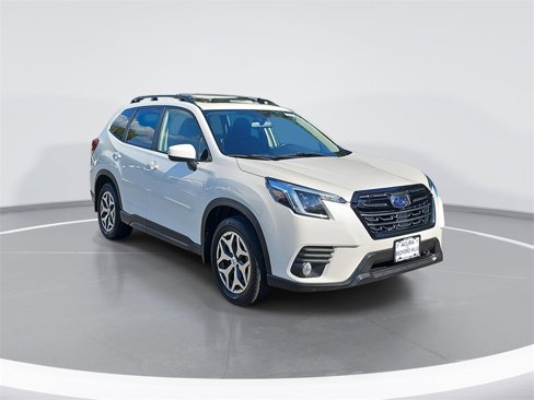 Used 2022 Subaru Forester Premium image 3