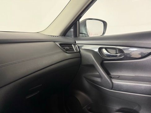 Used 2020 Nissan Rogue SL image 26