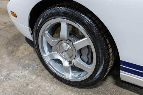 Used 2006 Ford GT image 17