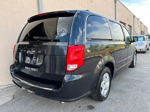 Used 2013 Dodge Grand Caravan SXT image 12