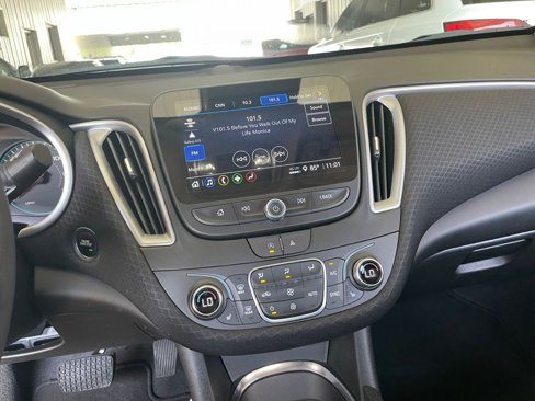 Used 2024 Chevrolet Malibu LT image 18