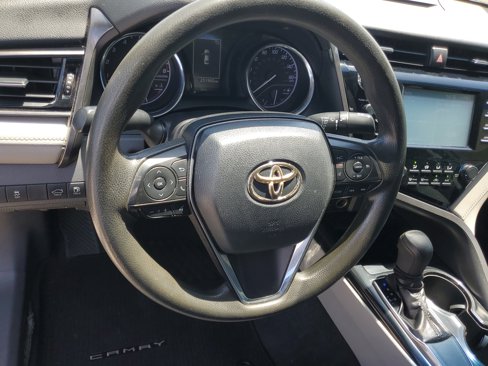 Used 2019 Toyota Camry SE image 13