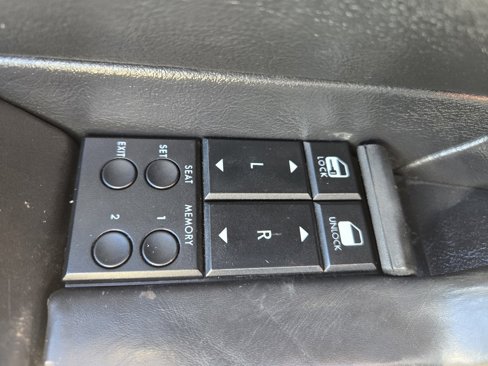 Used 1991 Cadillac Allante image 18