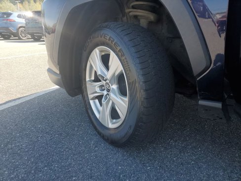 Used 2020 Toyota RAV4 XLE image 27