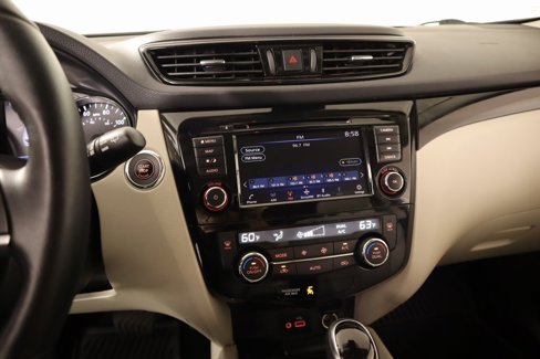 Used 2022 Nissan Rogue Sport SL image 5