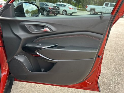Used 2024 Chevrolet Trax RS w/ Sunroof Package image 34