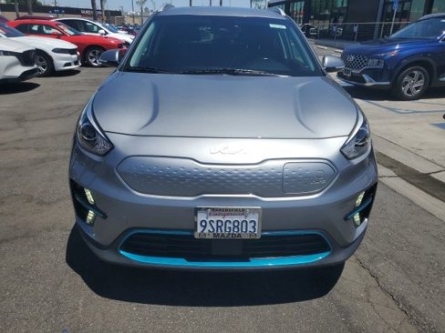 Used 2022 Kia Niro EX image 2