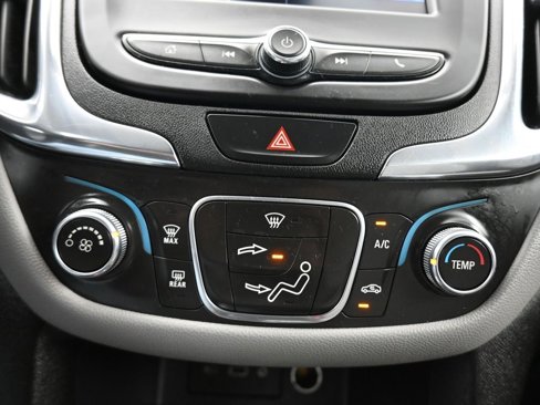 Used 2020 Chevrolet Equinox LS w/ LS Convenience Package image 18