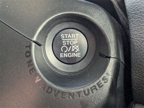 Used 2021 Jeep Renegade Latitude w/ Sun & Sound Group image 27