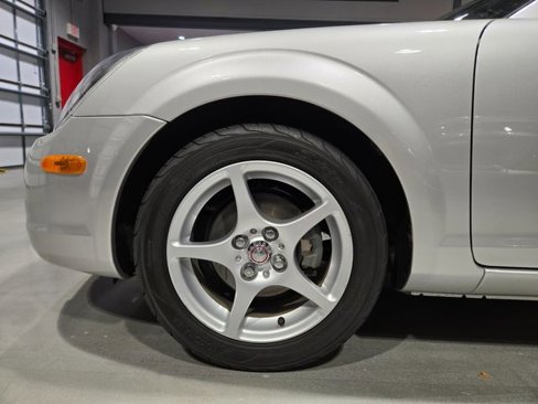 Used 2001 Toyota MR2 image 6