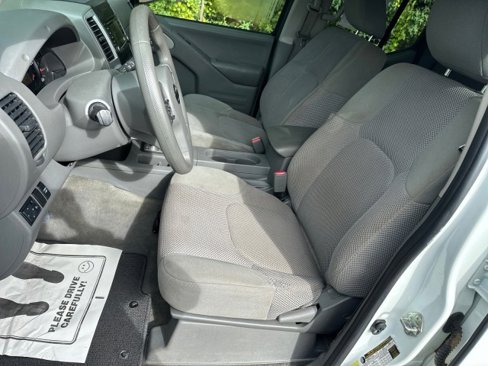 Used 2018 Nissan Frontier SV image 10