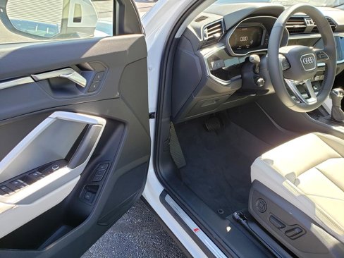 New 2025 Audi Q3 2.0T Premium image 6