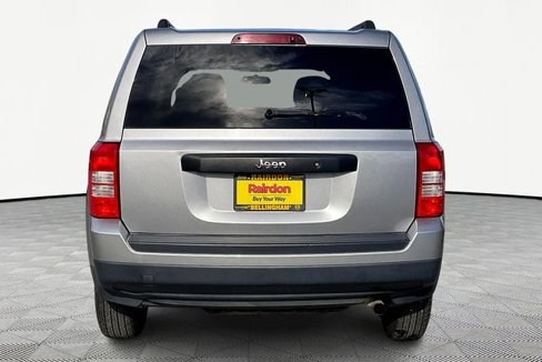 Used 2015 Jeep Patriot Sport image 4