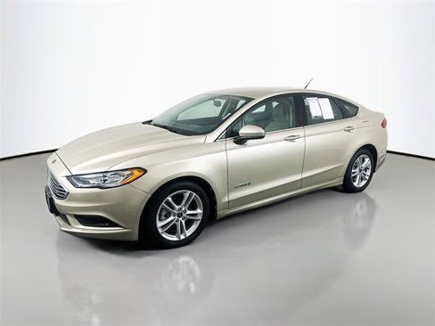 Used 2018 Ford Fusion S image 3