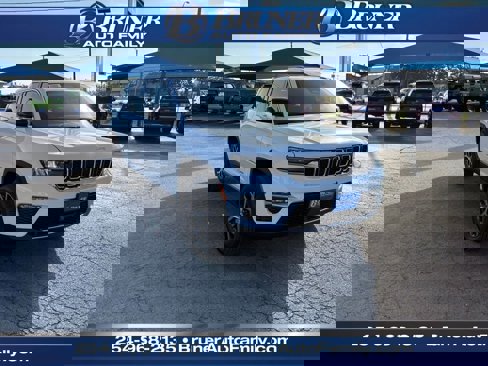 New 2025 Jeep Grand Cherokee Limited w/ Luxury Tech Group II image 3