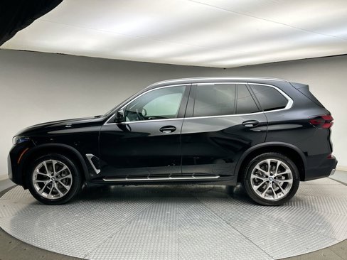 Used 2024 BMW X5 xDrive40i w/ Premium Package image 2