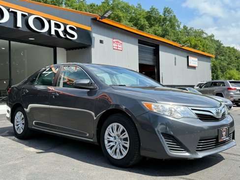 Used 2012 Toyota Camry L image 29
