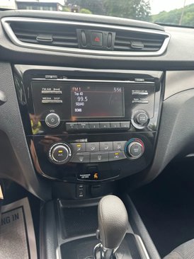 Used 2015 Nissan Rogue S image 39