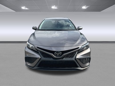 Used 2023 Toyota Camry SE image 8