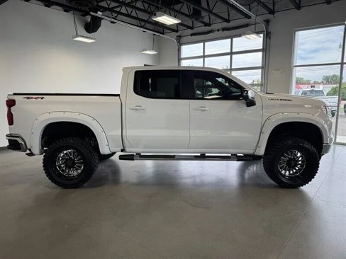 Used 2024 Chevrolet Silverado 1500 LT image 9