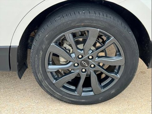 Used 2022 Chevrolet Equinox RS w/ RS Leather Package image 17