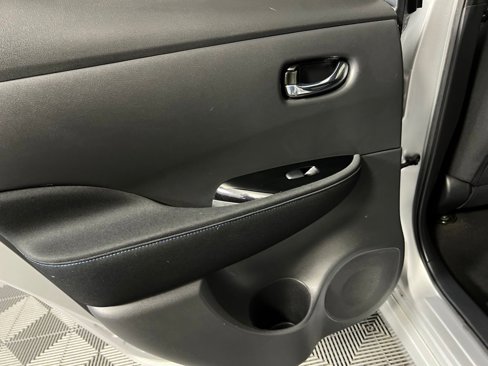 Used 2022 Nissan Leaf SV image 29