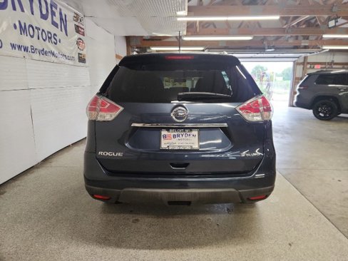 Used 2016 Nissan Rogue SV image 4