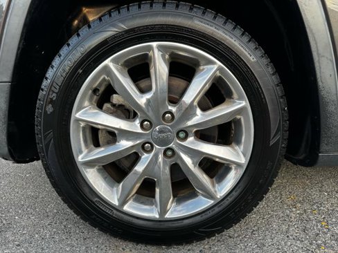 Used 2014 Jeep Cherokee Limited w/ Luxury Group image 24