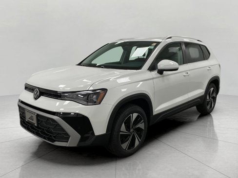 New 2025 Volkswagen Taos SE image 8