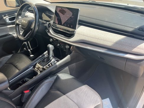 Used 2022 Jeep Compass Latitude image 24