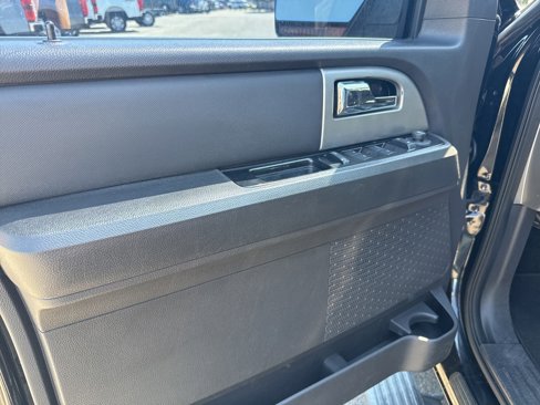 Used 2013 Ford Expedition Limited image 9
