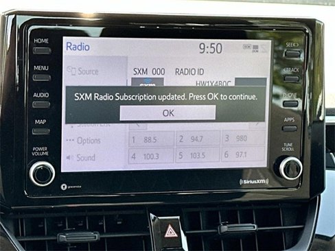 Used 2022 Toyota Corolla LE image 19